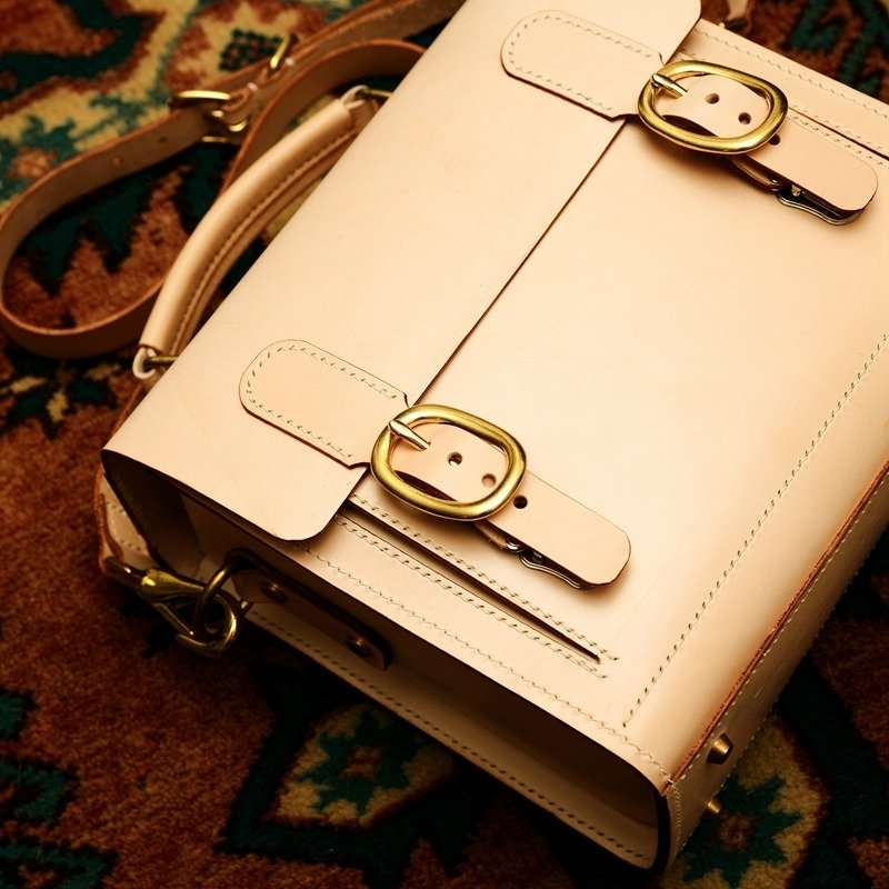 纯手工定制 原色植鞣革手缝小提包方包背包 - 手提包/手提袋 - 真皮 咖啡色