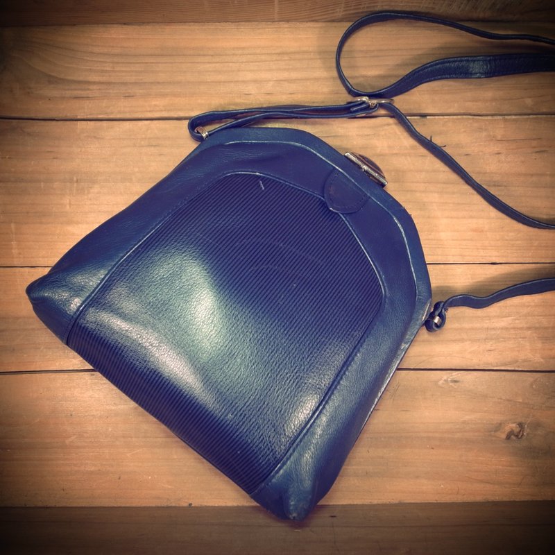 [ 老骨头 ]早期 深蓝色 真皮 复古 小包 绝版真品 古董包 Vintage - 侧背包/斜挎包 - 真皮 蓝色