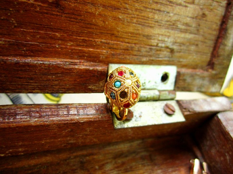 〆时代款耳环_彩蛋 - 耳环/耳夹 - 其他金属 多色