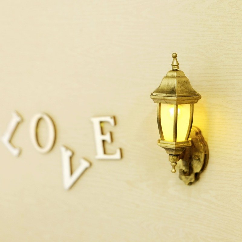 TAISO 微生物系列 -迷你壁灯钩-古典金 - 冰箱贴/磁贴 - 塑料 金色