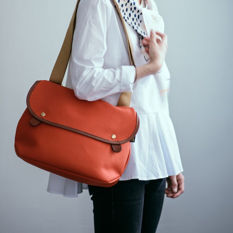 Brady Avon Bag 防水帆布包 - 橘色 - 侧背包/斜挎包 - 防水材质 橘色