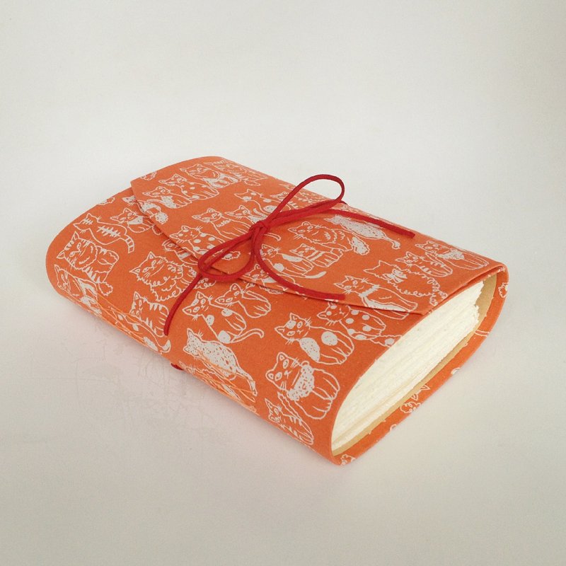 REISEN / [ 动物系列 ] 喵星人逆袭-手工笔记本/A5 - 笔记本/手帐 - 纸 橘色