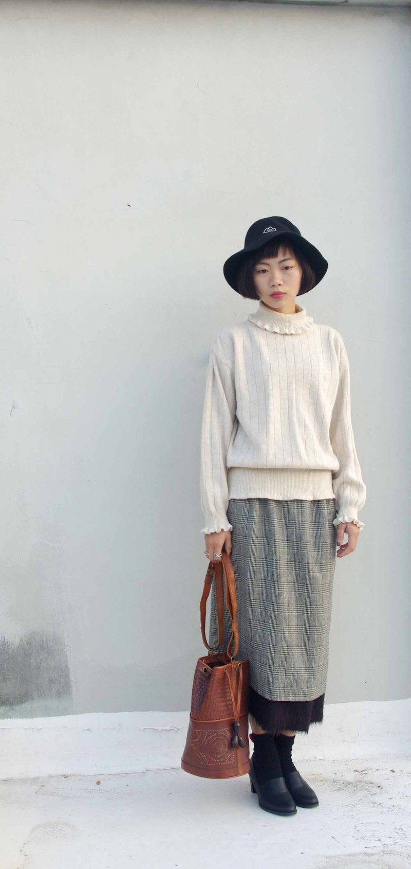 4.5studio-日本扛回寻宝老衣特区-米白色系 荷叶花边针织毛衣 - 女装针织衫/毛衣 - 其他材质 白色