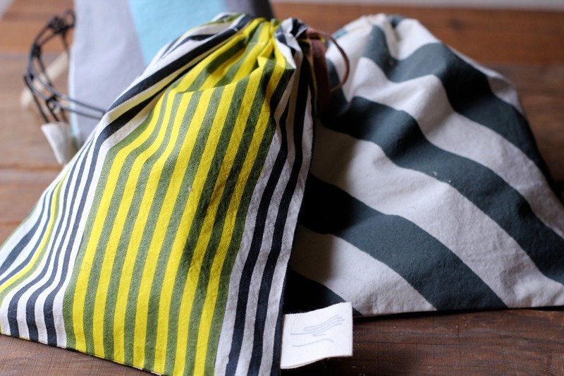 细直纹 ◆ 束口袋 - 化妆包/杂物包 - 其他材质 黑色