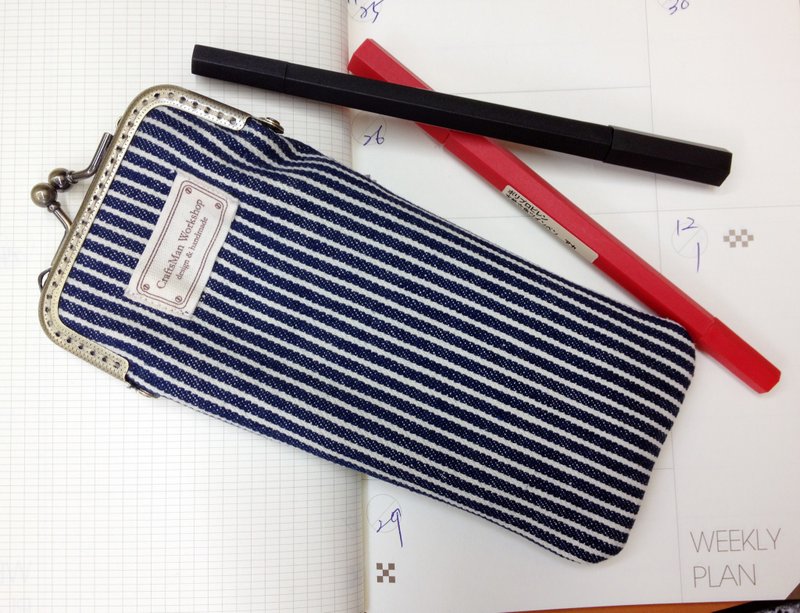 手作古铜口金笔袋-日本原色条纹单宁 - 铅笔盒/笔袋 - 其他材质 蓝色
