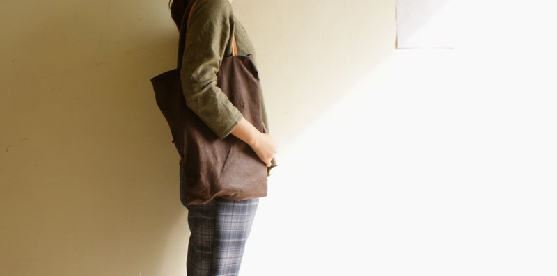 咖啡肩背猪皮包 - 侧背包/斜挎包 - 真皮 咖啡色