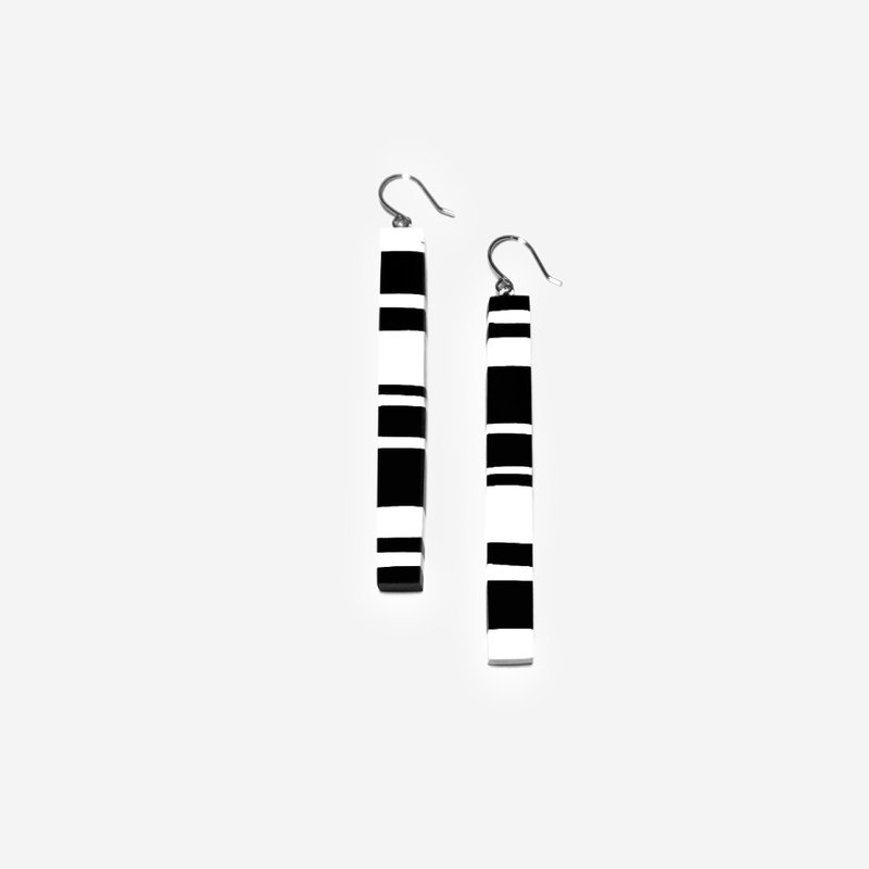 metooworkshop 条纹黑白极简长耳环 - 耳环/耳夹 - 粘土 黑色
