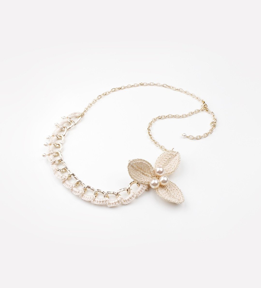钩织颈链素材包 / Crochet Pearl Necklace - 颈链 - 其他金属 金色