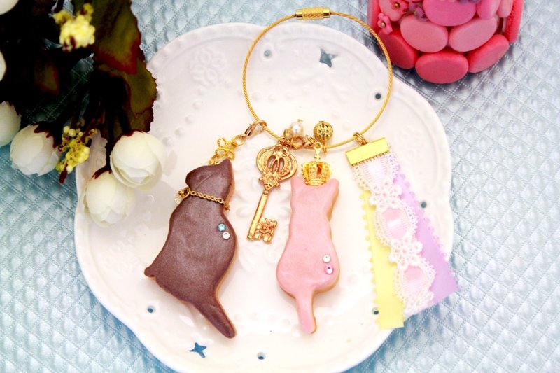 手作圆舞曲--猫儿恋人仿真糖霜饼干包包挂饰/钥匙圈 - 钥匙链/钥匙包 - 粘土 多色