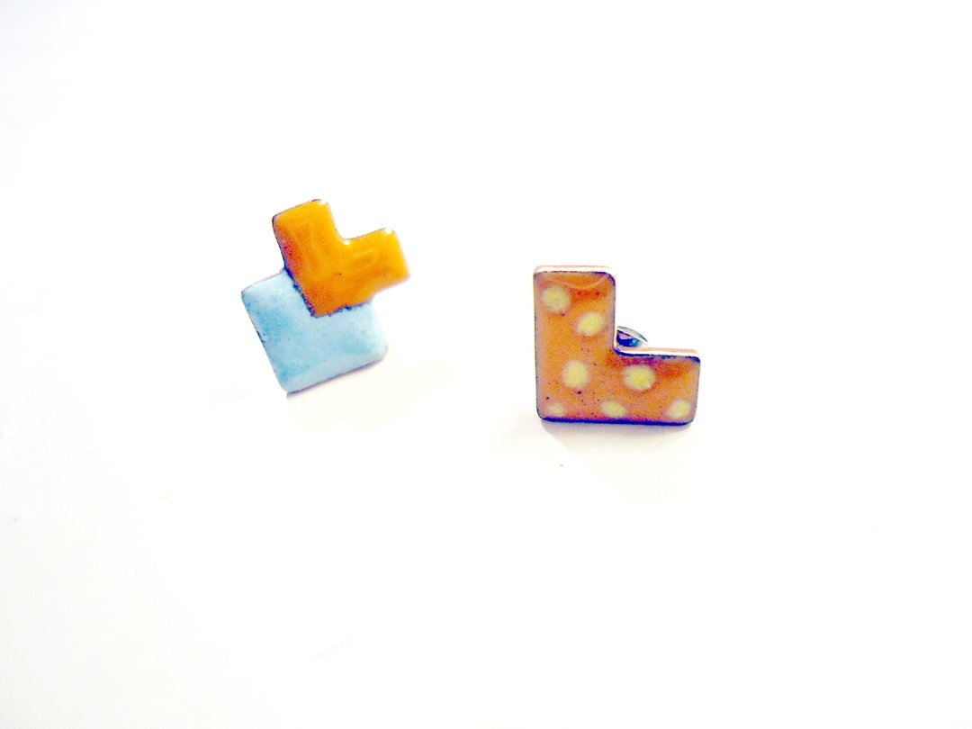 Simple Love Earrings 简单爱造型珐琅耳环(橘) - 耳环/耳夹 - 其他金属 橘色