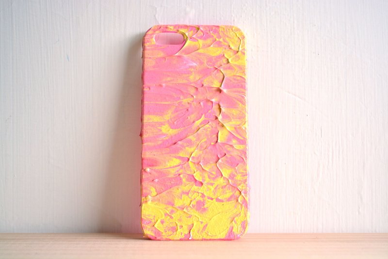 【手机壳上的我发誓只有一个】卡萝 - 其他 - 塑料 粉红色