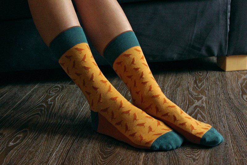 印花乐中短袜-酪黄底金褐鸟款 - 袜子 - 其他材质 橘色