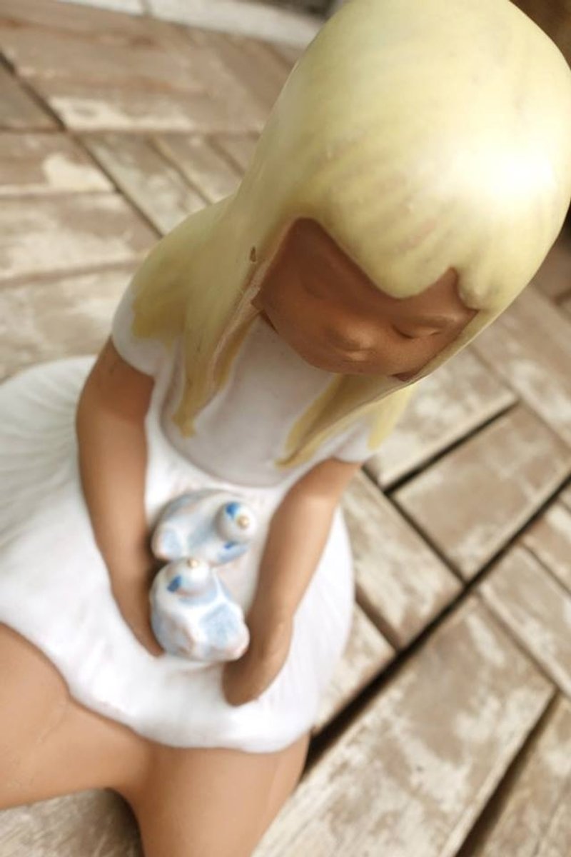 西班牙女孩与鸟陶偶 - 花瓶/陶器 - 其他材质 多色