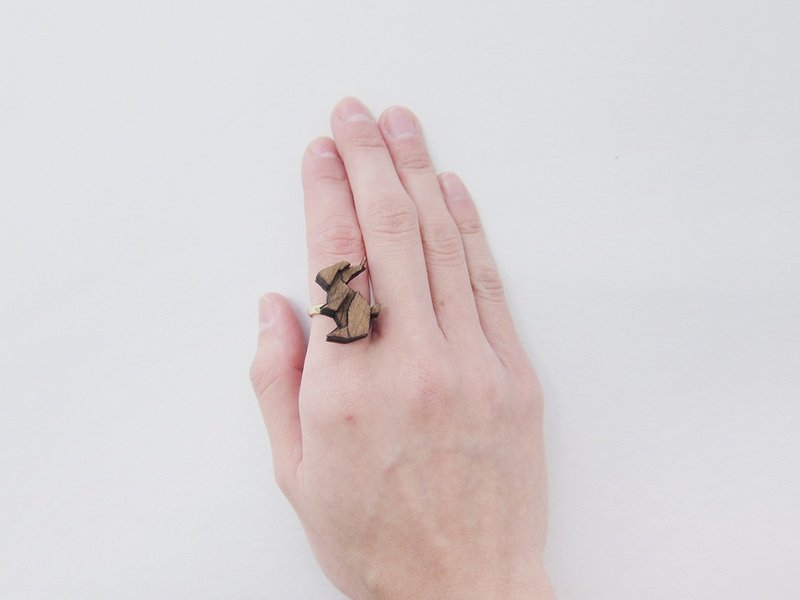 树木系列－兔子指环 - 戒指 - 木头 卡其色
