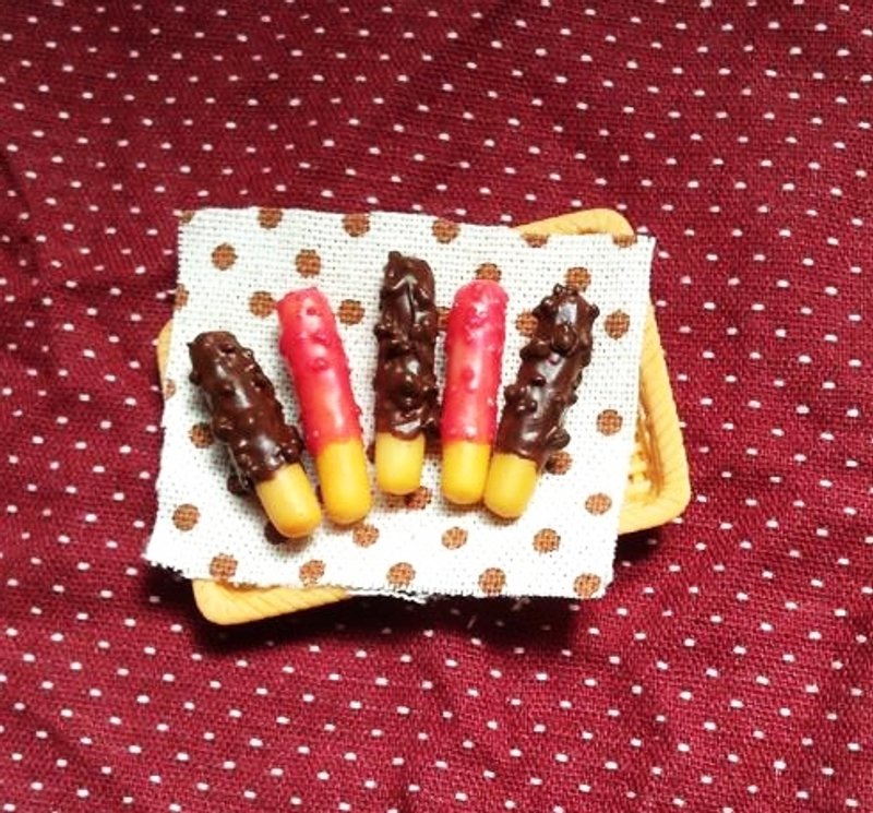 QQ的巧克力草莓棒棒耳环组(可改耳夹式) ((满600随机送神秘小礼物)) - 耳环/耳夹 - 粘土 多色