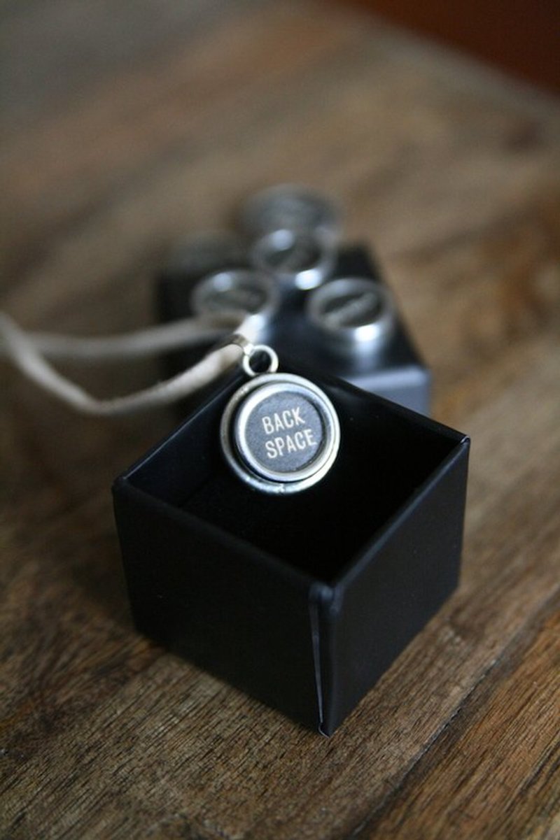 [ 特殊符号版 ]，经典老件，书写的钢琴手，30年代打字机键盘坠饰。 - 项链 - 其他金属 黑色