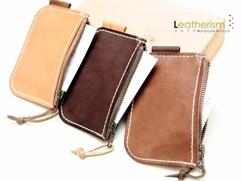 身边的男孩们总有一个吧～手缝牛皮拉链小钱包by Leatherism Handmade Products 免运费 - 皮夹/钱包 - 真皮 咖啡色