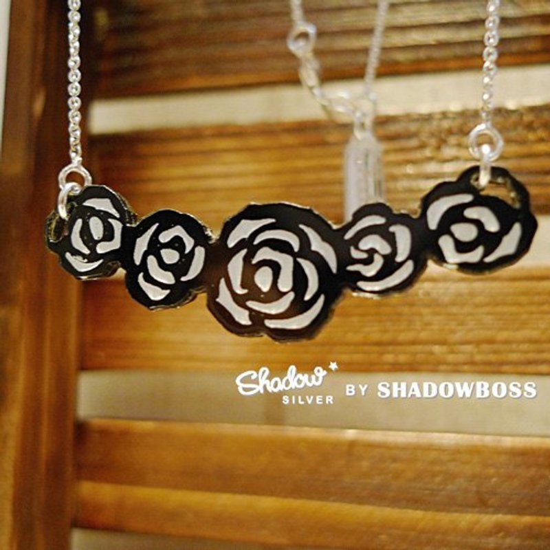 Shadow* silver 影映系列_玫瑰花丛纯银项链(黑白色) - 项链 - 压克力 