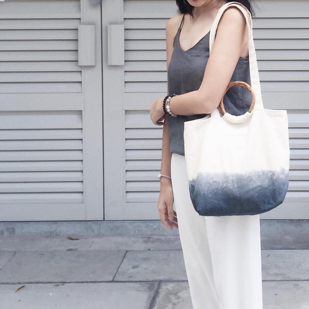 Tie dyed Bamboo Bucket Bag - 侧背包/斜挎包 - 棉 蓝色
