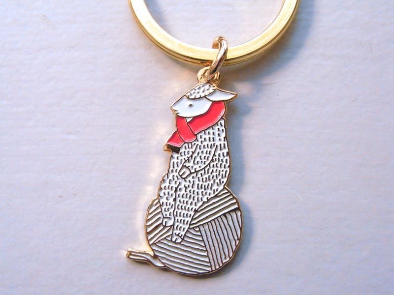 SH51 羊 钥匙扣 金 x 红围巾 x 白色毛线球 - 钥匙链/钥匙包 - 其他金属 白色