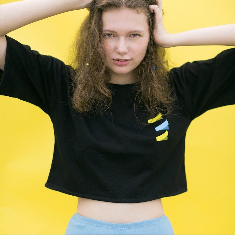 LLANO 静物系列 简约文艺纯棉黑色便签条短款个性印花修身T恤 - 女装 T 恤 - 其他材质 黑色