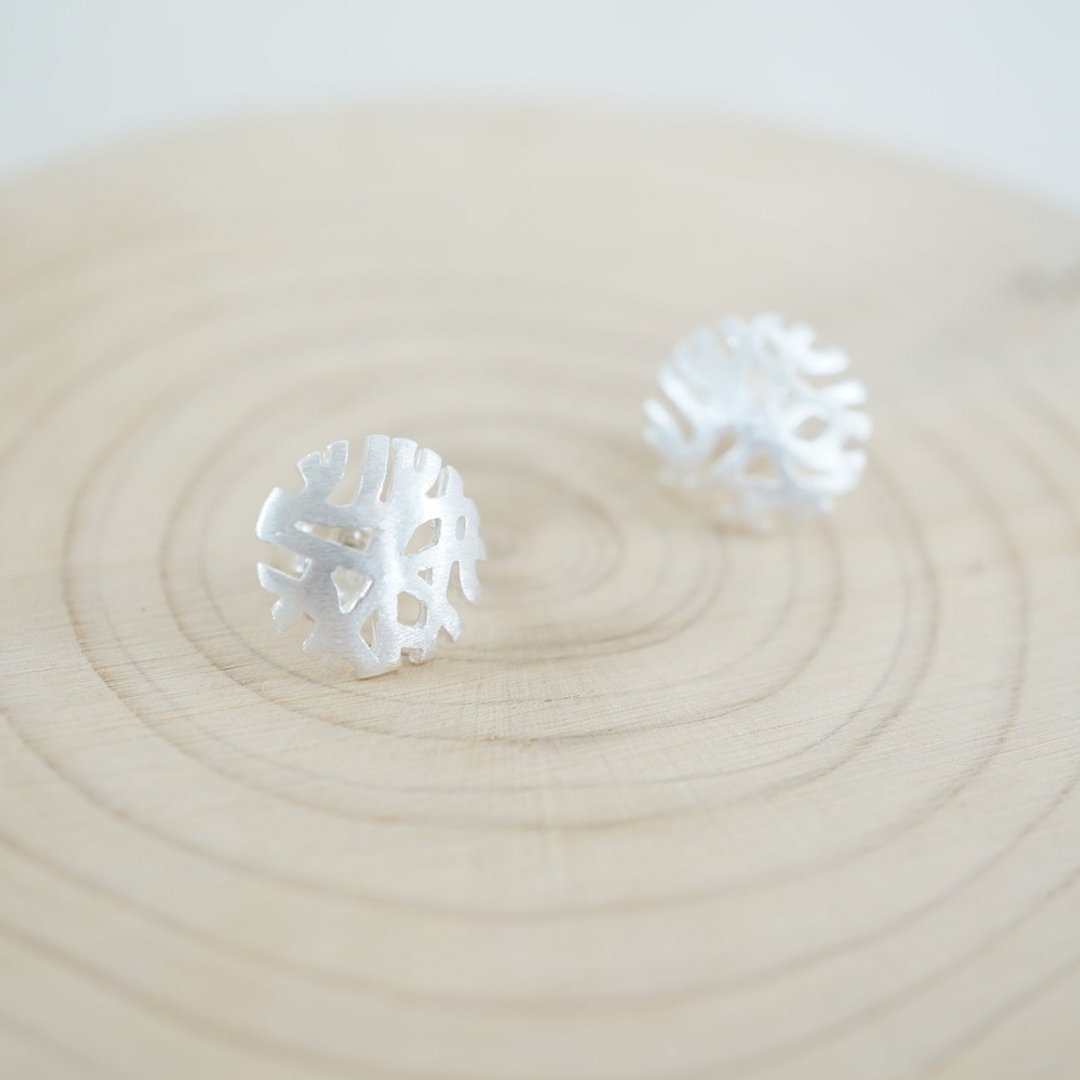 [ Cami Handicraft ] 雾面树枝搂空耳环 - 纯银款 - 耳环/耳夹 - 其他金属 灰色