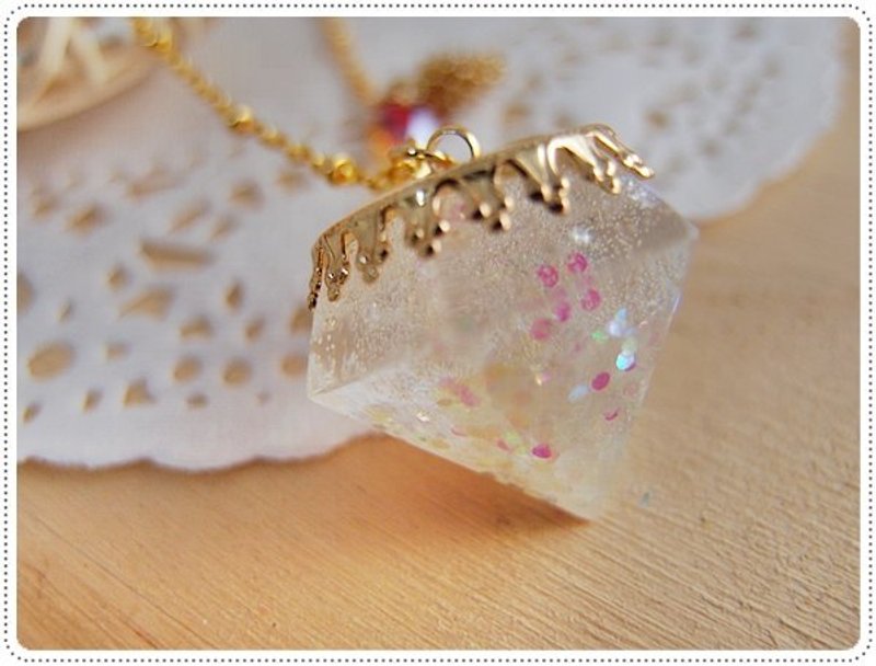 西西丫法 ◎ 金风秋菊 x 童趣 x 透明亮片系列 x 可爱的立体钻石 x 松果 x 水晶碟片 x 24k金保色防过敏长项炼 - 项链 - 其他材质 白色