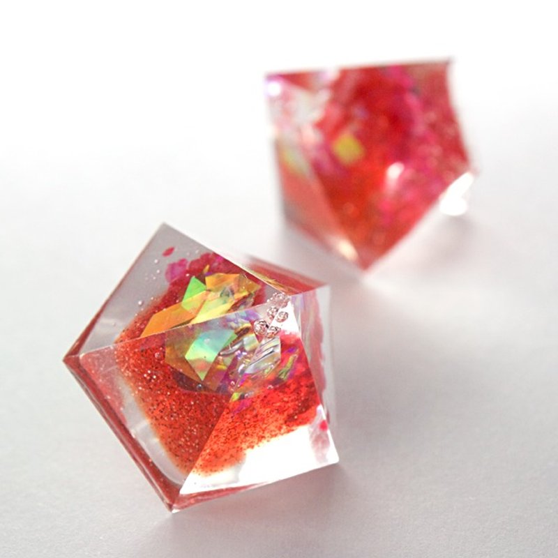 Pentagon Pierce (Akanehanagoi) - 耳环/耳夹 - 其他材质 红色