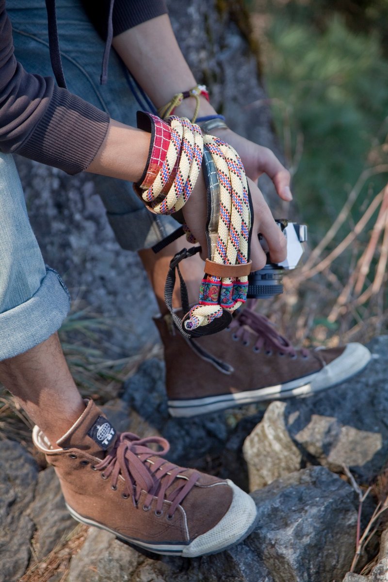 VO VO VO 相机背带 │ Mountain Man │ 【香港原创品牌】 - 相机背带/脚架 - 其他材质 咖啡色