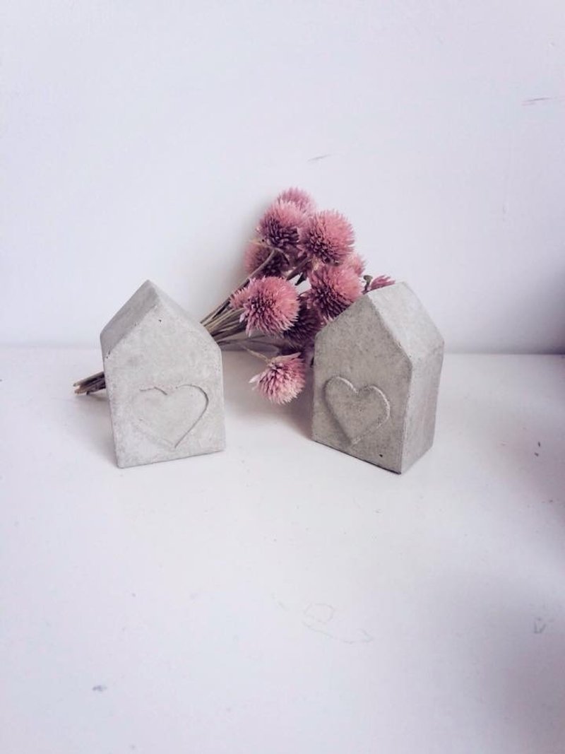 JokerMan / 0 - 入厝新家＆新居落成＆情人＆新婚＆居家＆办公室&室内小森林＆办公桌疗愈纾压小物-【心心相印】水泥小房子・婚礼小物・摆饰 - 摆饰 - 水泥 灰色