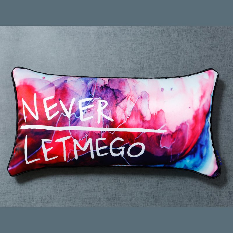 【NEVER LET ME GO - 红色】 腰枕 / 抱枕 含芯 雪豆 - 枕头/抱枕 - 其他材质 多色