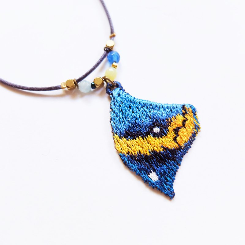 刺绣 蝴蝶 天然石蝶羽项链 / 枯叶蝶 Dead Leaf Butterfly - 项链 - 绣线 蓝色