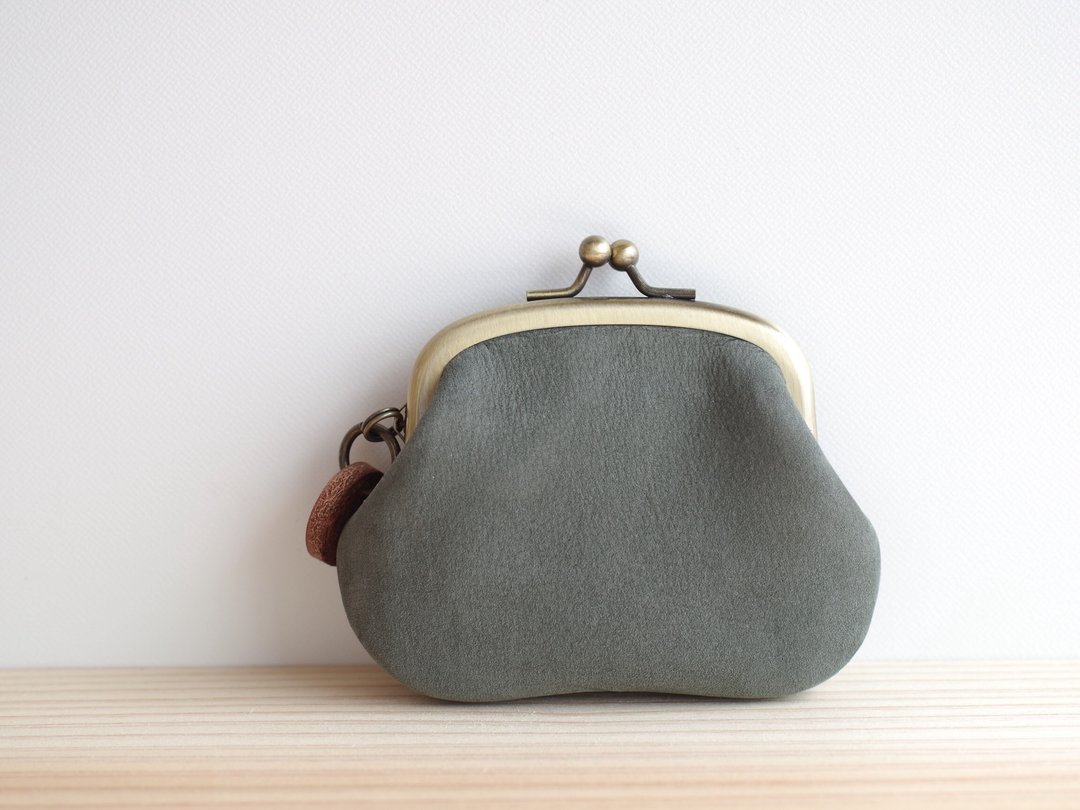 Nubuck leather purse pale green - 零钱包 - 纸 绿色
