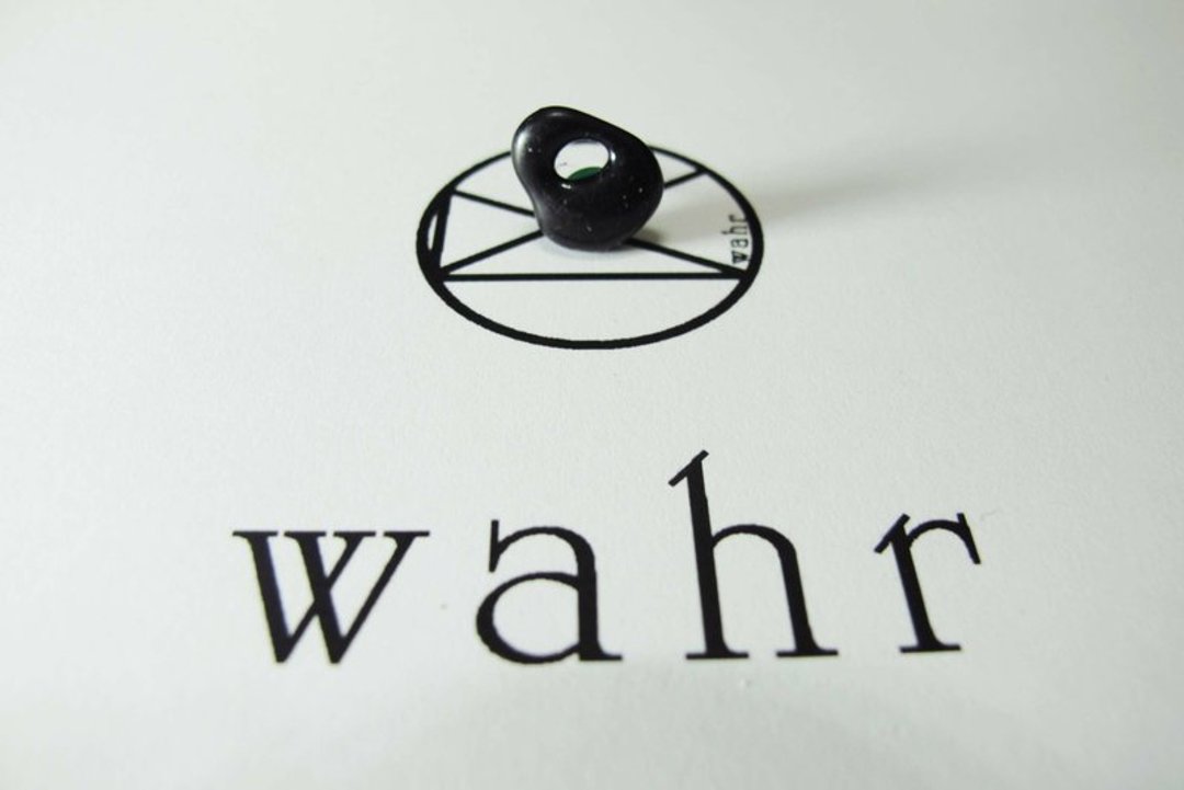 【Wahr】破洞耳环 - 耳环/耳夹 - 其他材质 黑色
