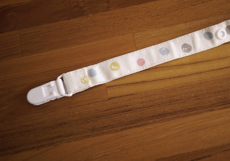 【Katie．C 凯蒂．心．手感生活】妈咪的小帮手=可调式奶嘴链=小糖果 - 围嘴/口水巾 - 其他材质 多色