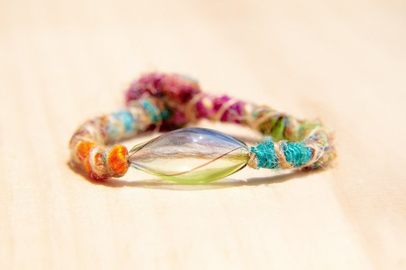 情人节礼物/民族手捻彩色纱丽线手绳-彩色口吹玻璃(渐层海洋草地) - 手链/手环 - 玻璃 多色