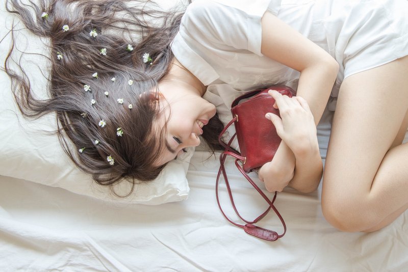 可爱皮革肩背包 - 红色 - 侧背包/斜挎包 - 真皮 红色