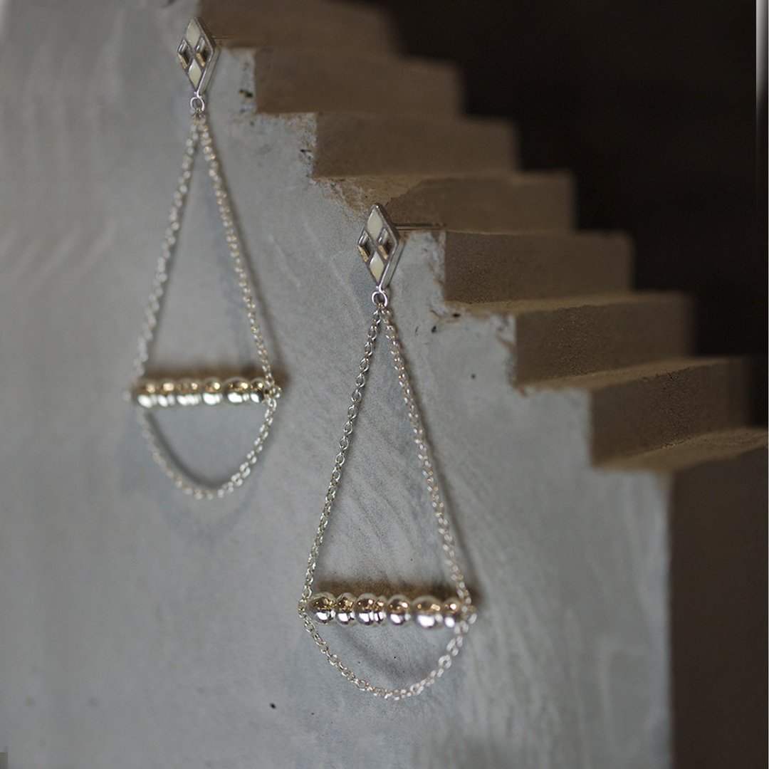 秋千纯银耳环 INCARUS EARRINGS - 耳环/耳夹 - 珐琅 银色