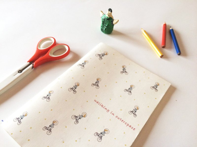 太空散步 A5手工车缝方格笔记本 - 笔记本/手帐 - 纸 白色