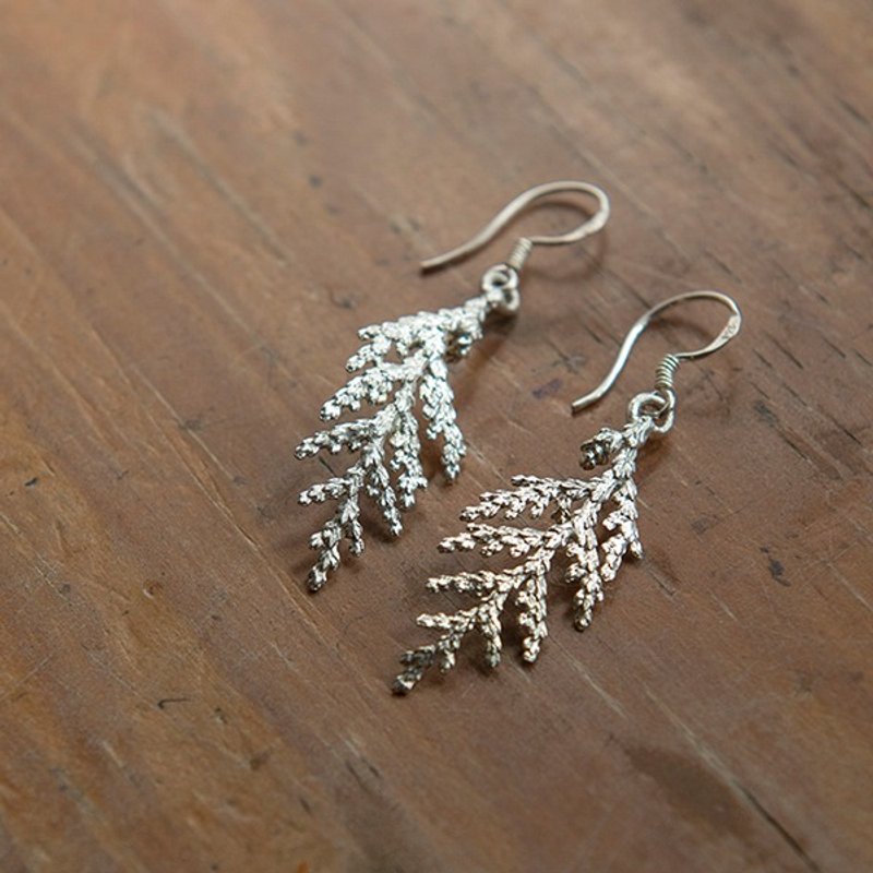 雪白的叶 925银耳环 - 耳环/耳夹 - 其他金属 白色