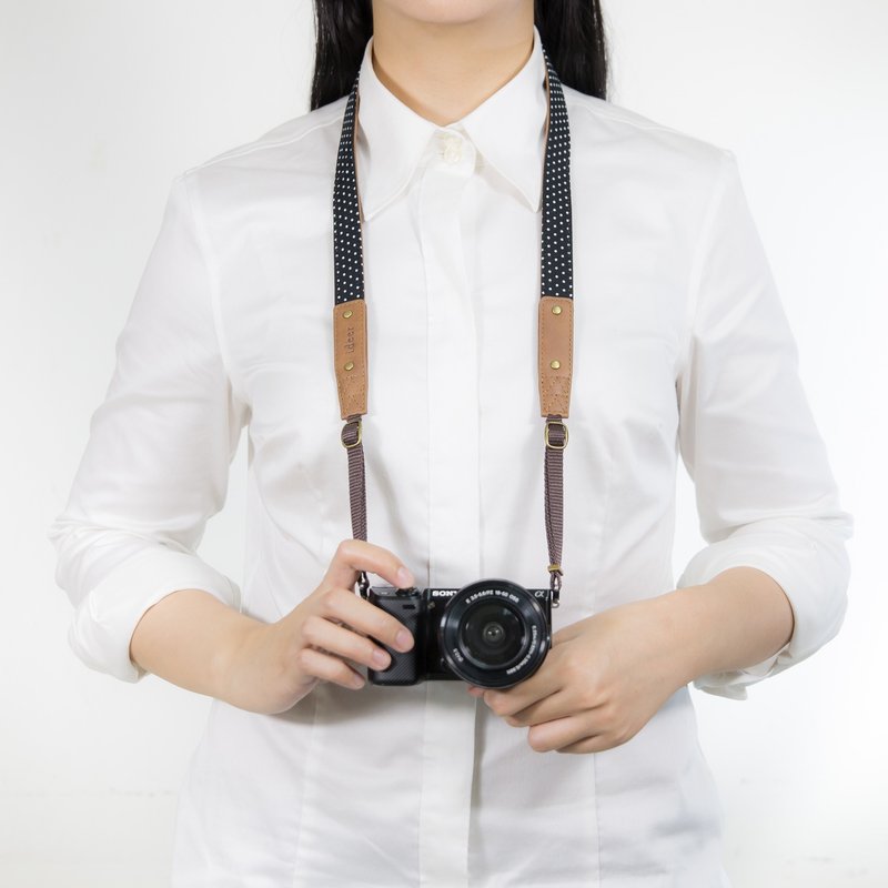 【转运来】定制化礼物Dottie Noir Mini波点相机带(幼)交换礼物 - 相机 - 其他材质 黑色