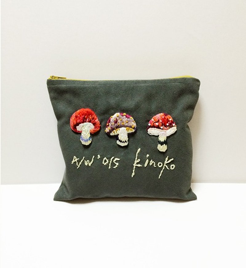 免运!!秋冬麂皮系列-香菇三人行拉链方袋(A)(015会改016) - 化妆包/杂物包 - 其他材质 灰色