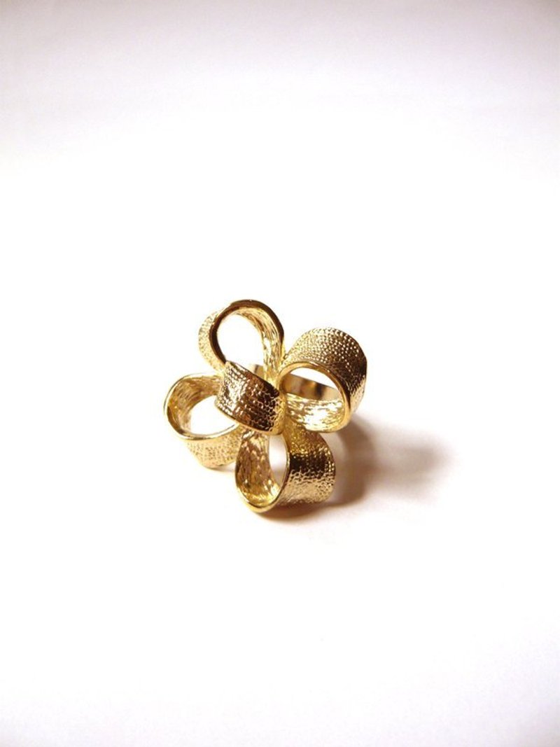 优雅立体金色花朵戒指 - 戒指 - 其他金属 