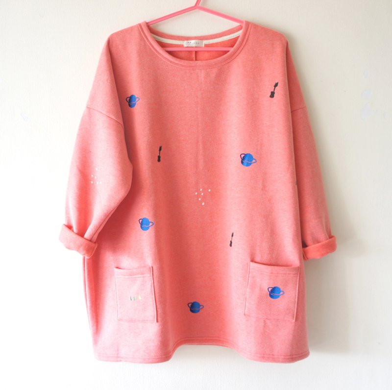 ＊最后一件＊暖暖粉色口袋刷毛厚棉长袖 ✦泡泡、白花、小山/用低沉的bass声音，弹出最好听的歌给你唱 / 小溪、海、细沙 / I Love You, Panda - 女装 T 恤 - 棉．麻 粉红色