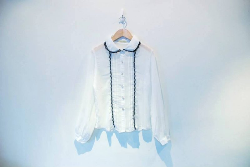 {:::Giraffe 长颈鹿人:::}_古着拼接黑色蕾丝 - 女装衬衫 - 其他材质 白色