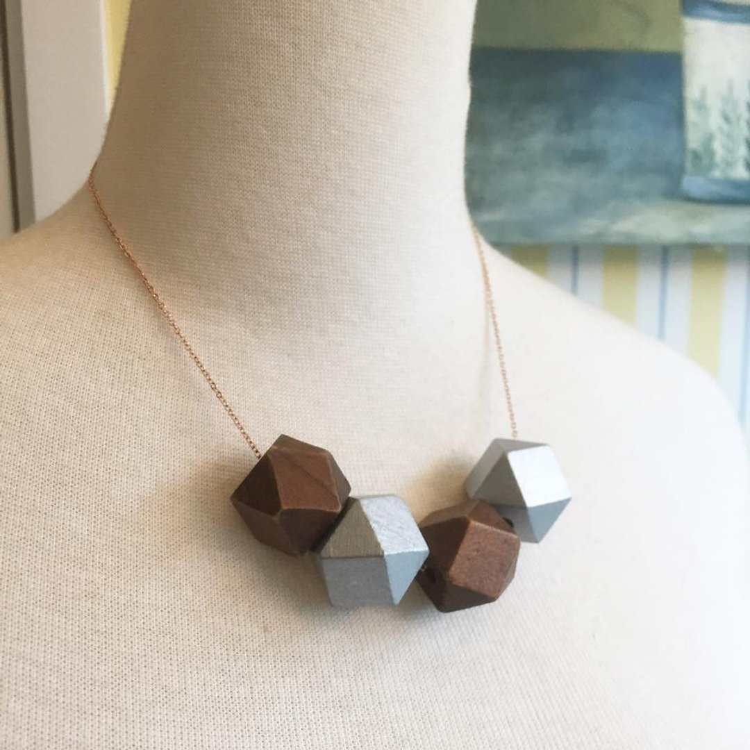 《LaPerle》几何木 珠子 项链 颈链 吊坠 独家设计 镀16K玫瑰金铜链 - 颈链 - 其他材质 金色
