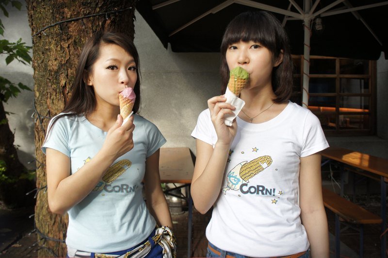 烤玉米 T-shirt - 女装 T 恤 - 棉．麻 白色