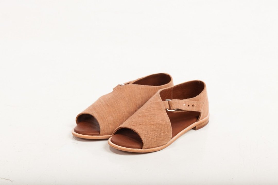 Bottle Sandal Shoes - 女款休闲鞋 - 其他材质 咖啡色
