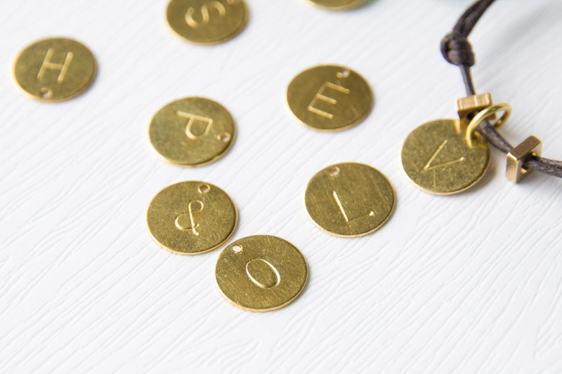 黄铜字牌 / 古铜吊片 - 手链/手环 - 其他金属 金色