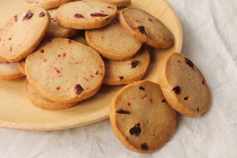 【Apie烘焙研究中心】手工草莓起普饼干/210g±10% - 手工饼干 - 新鲜食材 红色